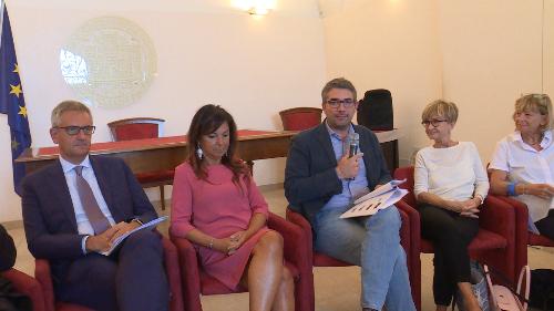 L’assessore regionale alle Autonomie locali e alla Funzione pubblica Pierpaolo Roberti alla presentazione di Trieste Next 2019.  Da sinistra a destra: Roberto Di Lenarda, rettore dell’Università di Trieste; Angela Brandi, assessore all’Università e Ricerca del Comune di Trieste; Roberti; Serena Mizzan, direttore dell’Immaginario Scientifico; Maria Cristina Pedicchio, presidente Ogs (Istituto nazionale di oceanografia e di geofisica sperimentale)